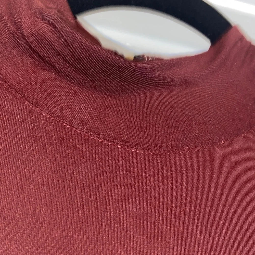 High-low burgundy long sleeve dress - Picture 2 of 6